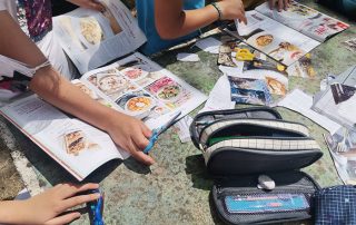 Bambini che ritagliano immagini