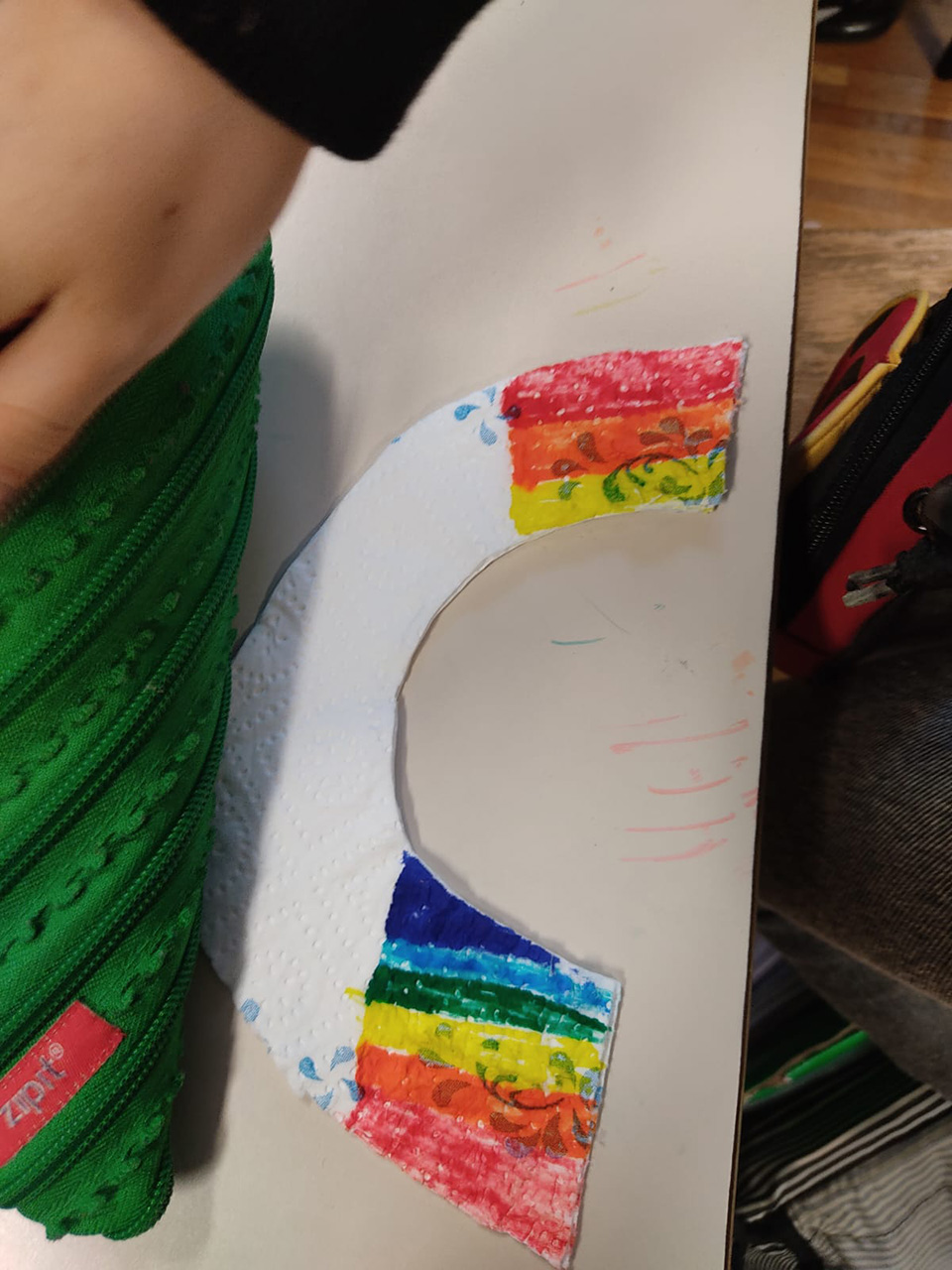 disegno di arcobaleno creato da bambino disegno di arcobaleno creato da bambino