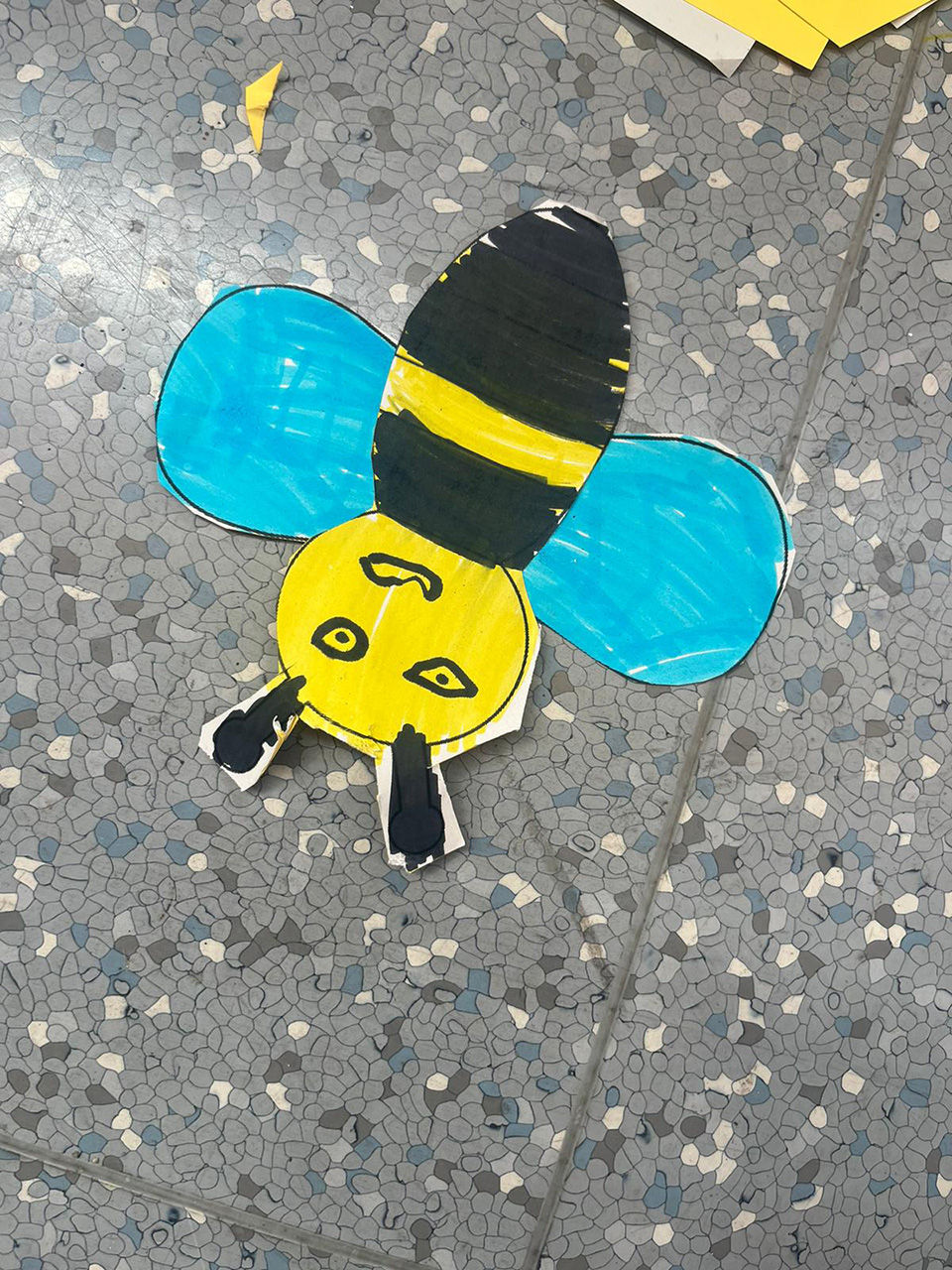 disegno di ape creato da bambino disegno di ape creato da bambino