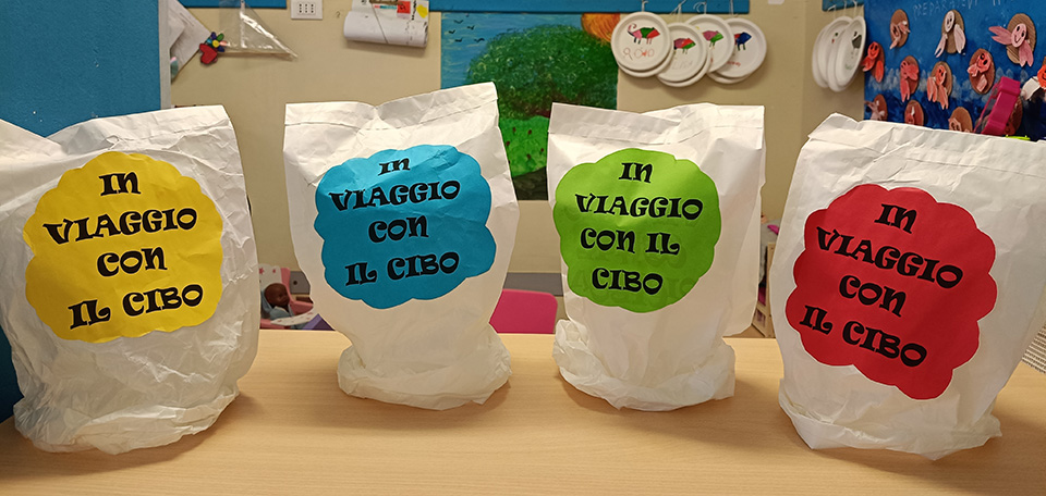 cappelli con scritta in viaggio con il cibo cappelli con scritta in viaggio con il cibo