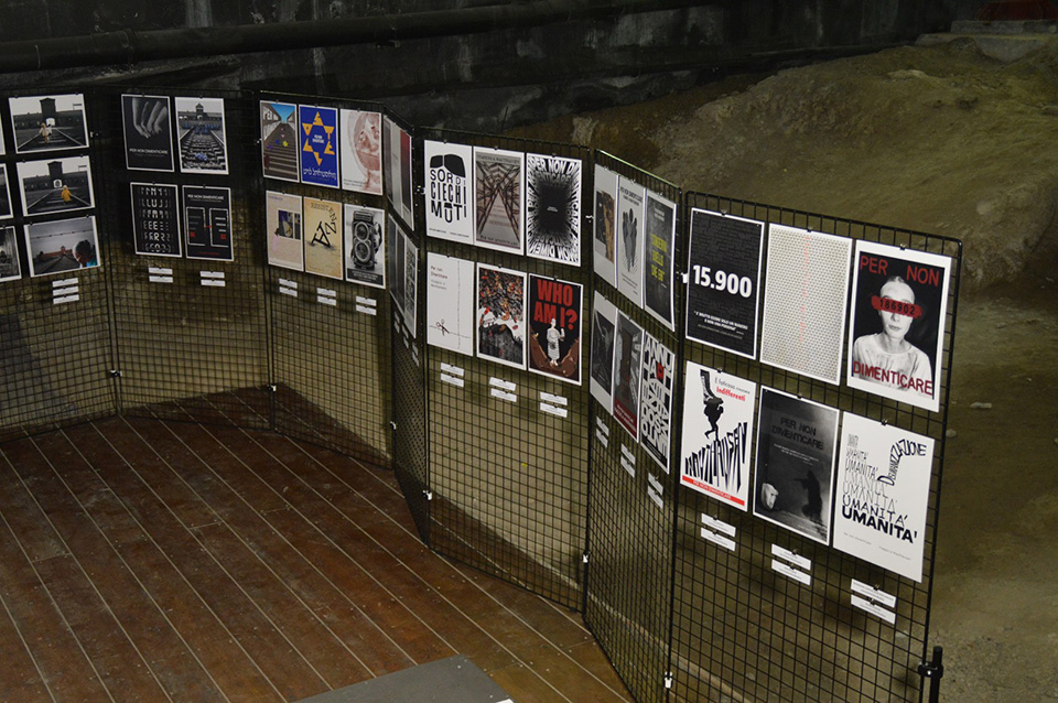 foto, locandine esposte per una mostra foto, locandine esposte per una mostra